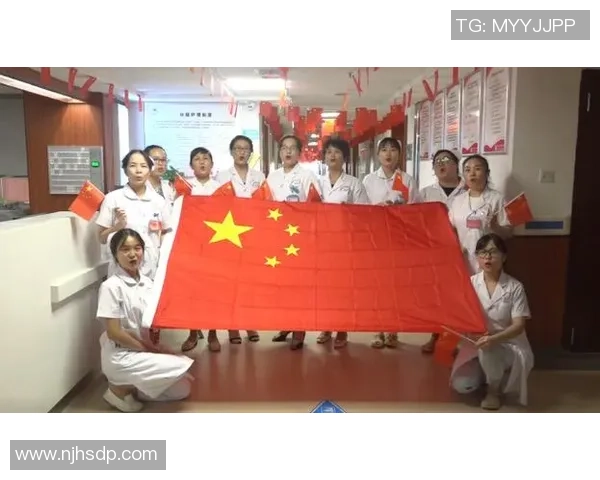 52位足球明星同框合影展现绿茵传奇瞬间与友谊的力量